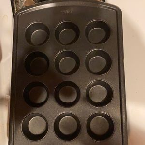 Wilton Mimi muffin pan